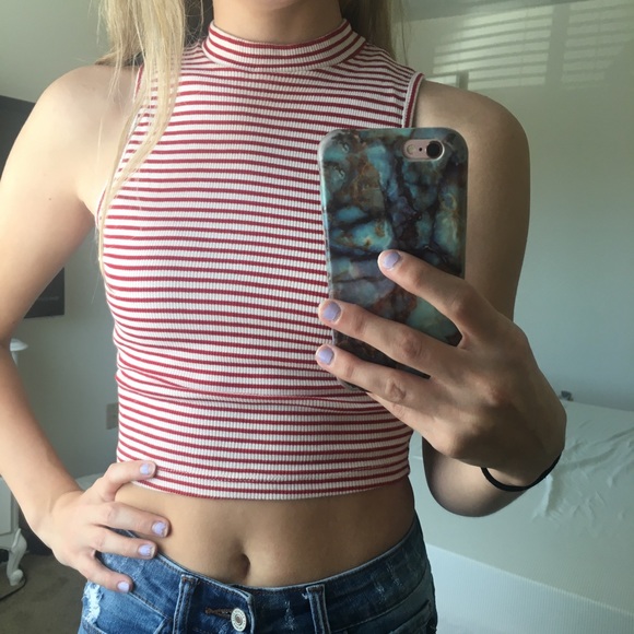 Ribbed Crop Tank - Picture 4 of 4